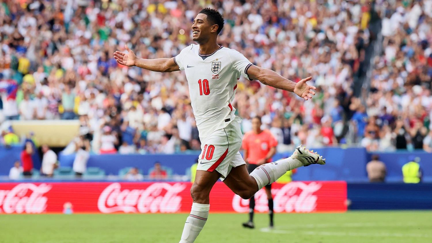 Inglaterra y Francia regalaron un festival de goles en el duelo por el tercer lugar