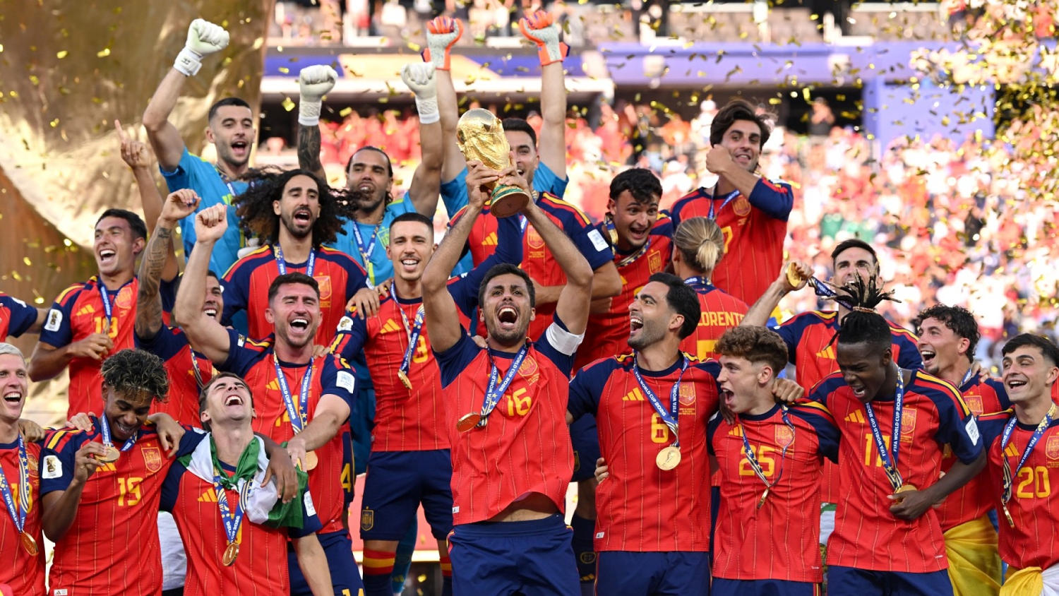 España celebra la gloria y Scaloni se despide entre lágrimas