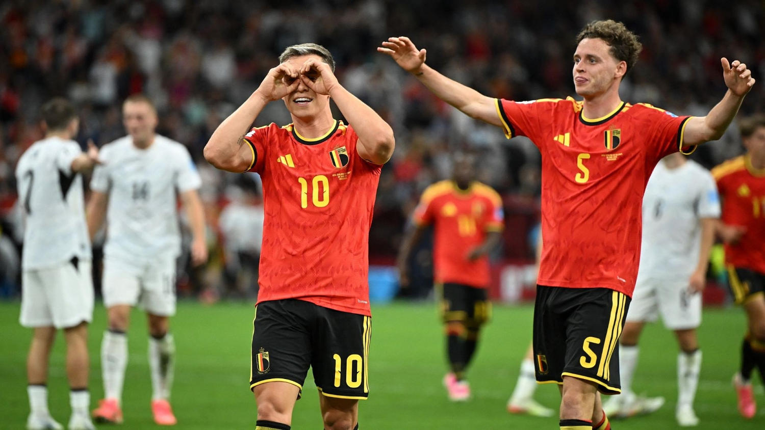 Doblete de Leandro Trossard para encaminar el triunfo de Bélgica