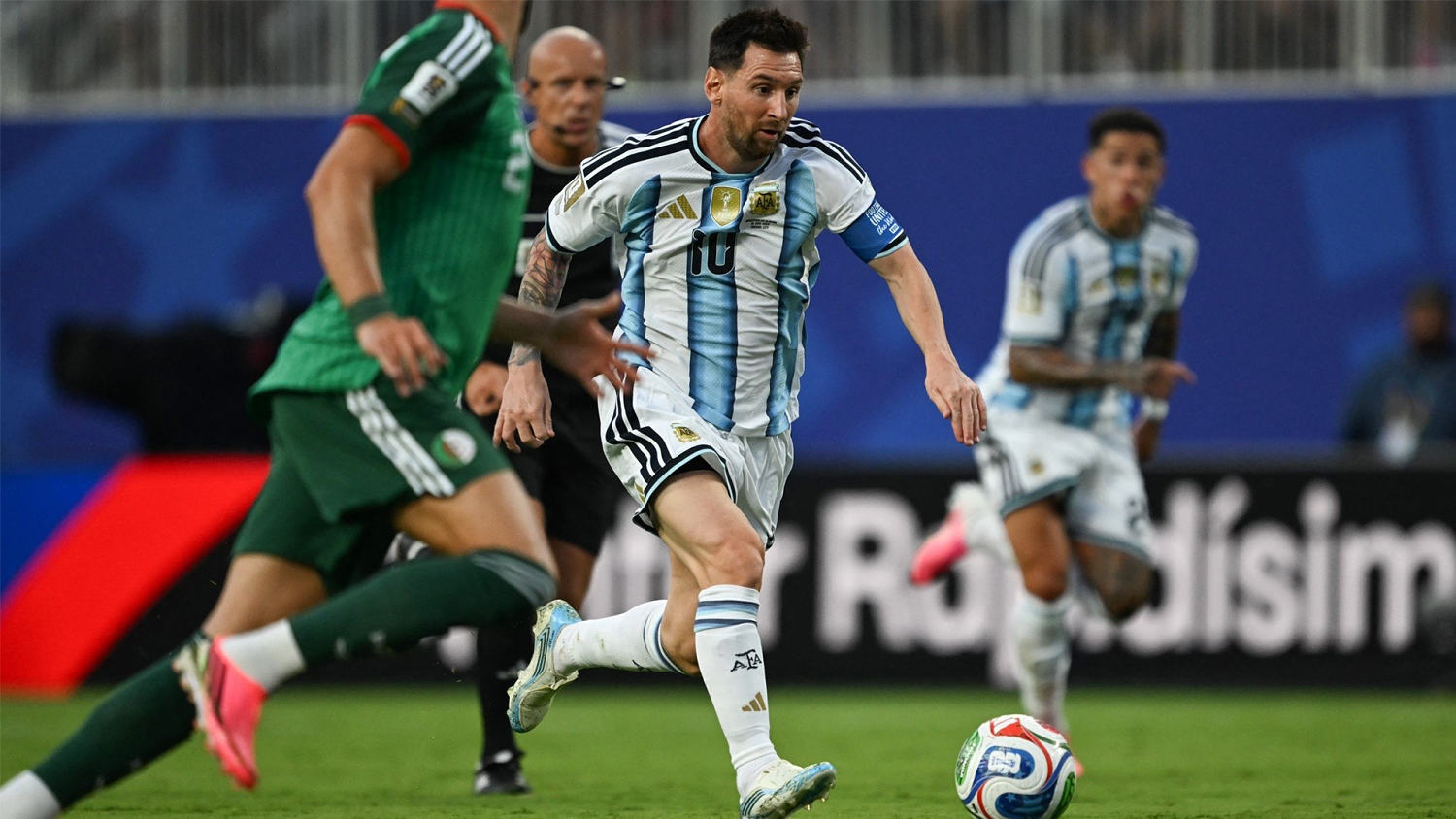 Messi celebra su noche histórica y destaca la unión de Argentina