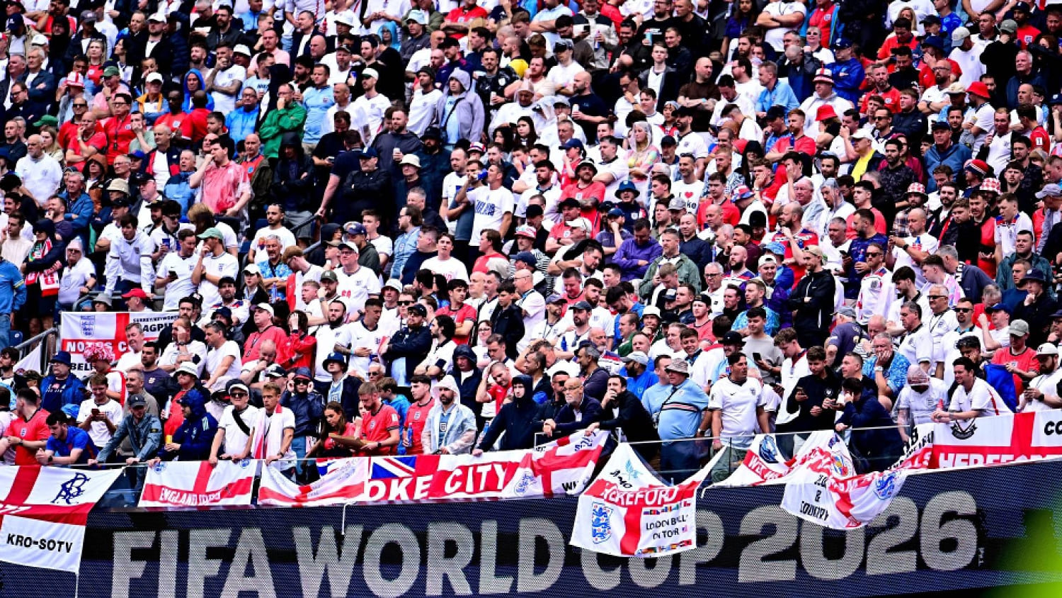 ¡Así se vive el Mundial! Inglaterra y sus fans ya saborean el liderato del Grupo L
