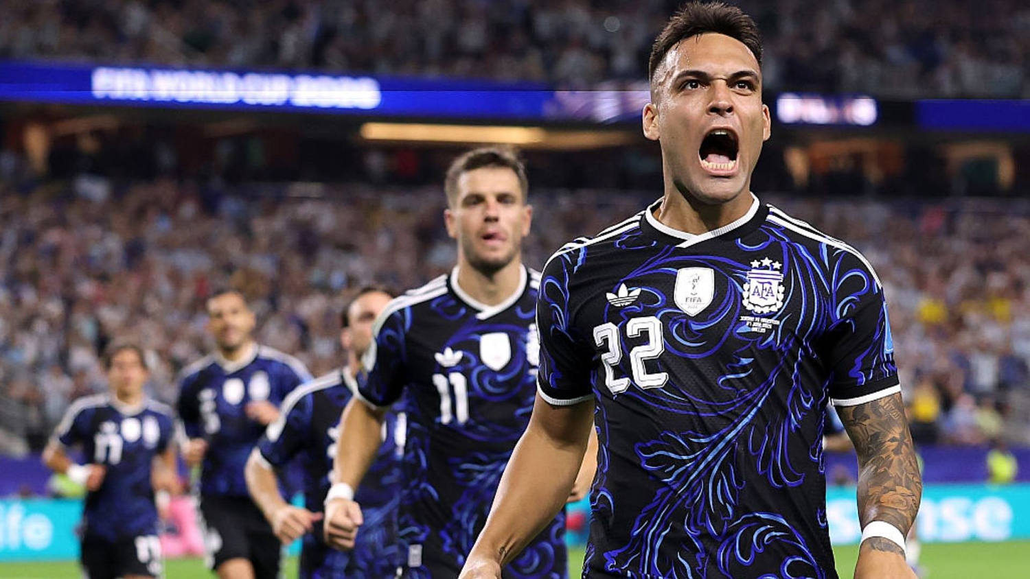 ¡Se sacude la sal! Lautaro anota de penal y se estrena como goleador de Argentina en un Mundial