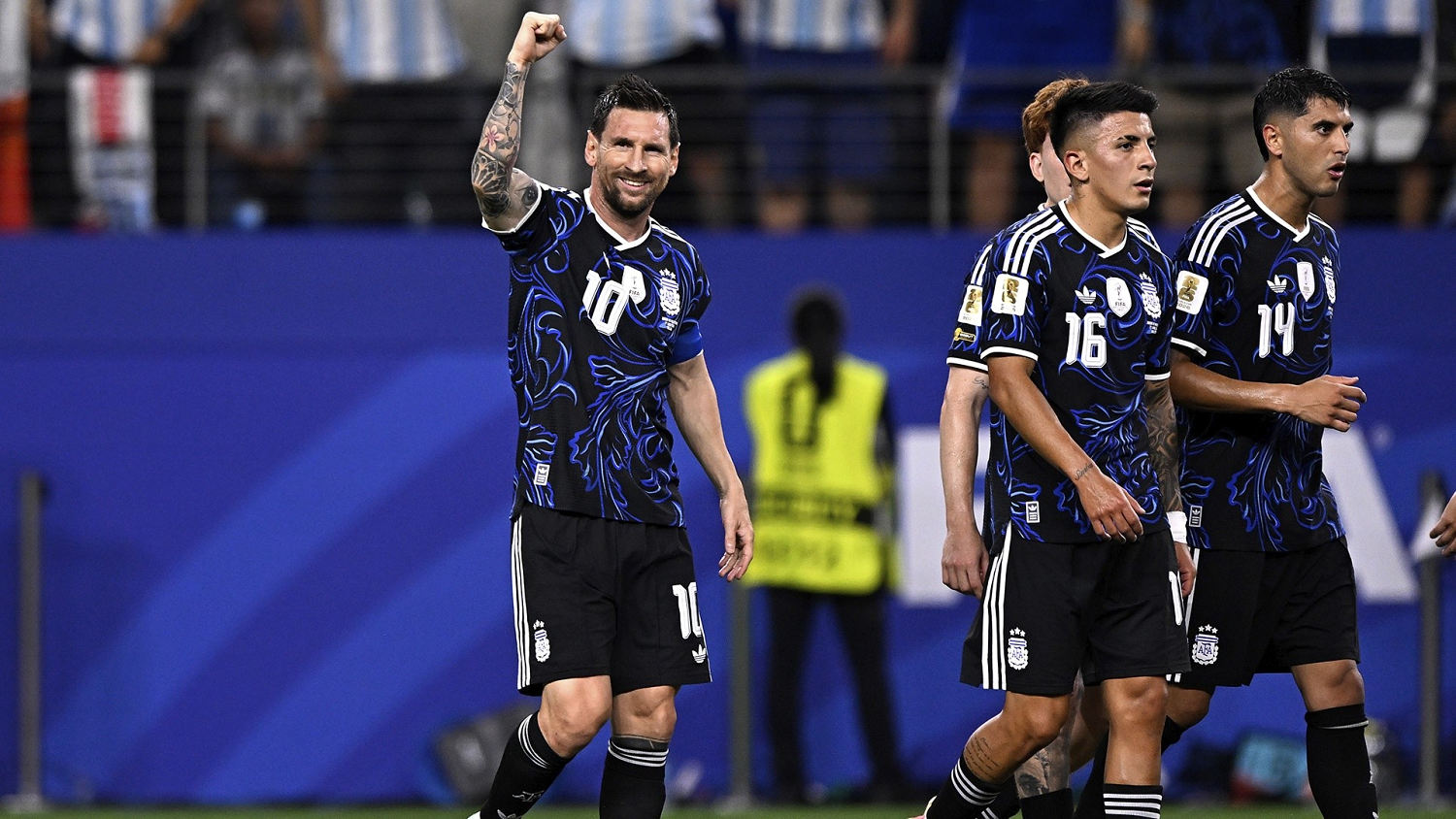 Messi y Argentina avanzan; Inglaterra cierra como líder