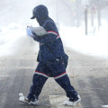 Dangerous cold winds and heavy snow moving into Midwest