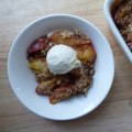 Peach and pecan crumble