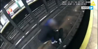 NYC police rush to rescue man who fell onto subway tracks