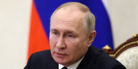 Putin stokes fears, raises prospect of nuclear strike