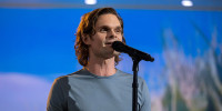 ‘Shucked’ star Andrew Durand performs ‘Somebody Will’