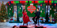 See Seth MacFarlane, Liz Gillies perform a classic holiday song