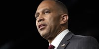Jeffries warns: Trump officials could face contempt charges if they defy court order