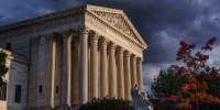 La Corte Suprema se ve al atardecer en Washington, el 22 de octubre de 2021.