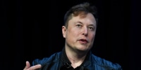 Elon Musk, consejero delegado de Tesla y SpaceX, habla en la Conferencia y Exposición SATELLITE en Washington, el lunes 9 de marzo de 2020. 