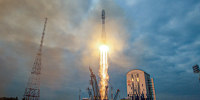 A Soyuz 2.1b rocket with the Luna-25 lander blasts off from the launch pad at the Vostochny cosmodrome in Amur, Russia