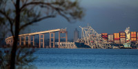 Image:Salvage personal work to clear debris from the Francis Scott Key Bridge on April 4, 2024 in Baltimore.