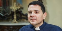 Father Ariel Suárez