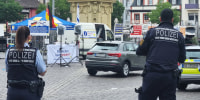 31 May 2024, Baden-Württemberg, Mannheim: Police officers are deployed during an incident on Mannheim's market square. Photo: Rene Priebe/dpa - ATTENTION: Label(s) has/have been pixelated for legal reasons