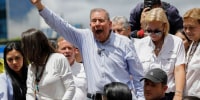 El candidato presidencial opositor Edmundo González encabeza una manifestación contra los resultados electorales oficiales en Caracas, Venezuela, el 30 de julio de 2024.
