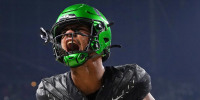 Kenyon Sadiq of the Oregon Ducks celebrates after scoring a touchdown against the Penn State Nittany Lions on Dec. 7, 2024 in Indianapolis.