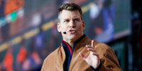 Scott Hanson speaks