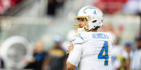 SANTA CLARA, CA - AUGUST 23: Los Angeles Chargers quarterback Taylor Heinicke (4) looks down the field during a preseason game between the Los Angeles Chargers and the San Francisco 49ers on Thursday, August 23, 2025 at Levi's Stadium in Santa Clara, California. (Photo by Trinity Machan/Icon Sportswire via Getty Images)