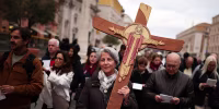 Vatican commission votes against allowing Catholic women to serve as deacons