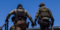 ICE agents