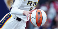 WNBA: JUL 22 Connecticut Sun at Indiana Fever