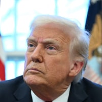 A split composite of the Smithsonian museum and Donald Trump.