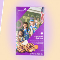 Samoas Girl Scouts cookies / Carmel deLites Girl Scouts cookies