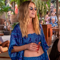 Michelle Monaghan, Carrie Coon, Leslie Bibb in "The White Lotus."