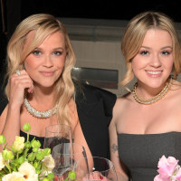  Reese Witherspoon and Ava Phillippe