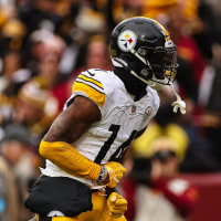 LANDOVER, MD - NOVEMBER 10: George Pickens #14 of the Pittsburgh Steelers celebrates after a first down catch against the Washington Commanders during the second half of the game at Northwest Stadium on November 10, 2024 in Landover, Maryland. (Photo by Scott Taetsch/Getty Images)