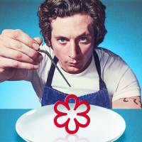 Jeremy Allen White reaching for a Michellin Star