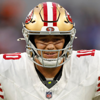INGLEWOOD, CALIFORNIA - OCTOBER 02:  Mac Jones #10 of the San Francisco 49ers throws the ball during the third quarter against the Los Angeles Rams at SoFi Stadium on October 02, 2025 in Inglewood, California. (Photo by Ronald Martinez/Getty Images)