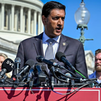 Rep. Ro Khanna, D-Calif., and Rep. Thomas Massie, R-Ky.