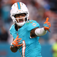 MIAMI GARDENS, FLORIDA - OCTOBER 30: Jaylen Waddle #17 of the Miami Dolphins plays against the Baltimore Ravens during the second half of the game at Hard Rock Stadium on October 30, 2025 in Miami Gardens, Florida. (Photo by Megan Briggs/Getty Images)