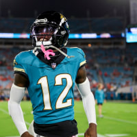 JACKSONVILLE, FLORIDA - OCTOBER 6: Travis Hunter #12 of the Jacksonville Jaguars warms up prior to an NFL football game against the Kansas City Chiefs at Everbank Stadium on October 6, 2025 in Jacksonville, Florida. (Photo by Logan Bowles/Getty Images)