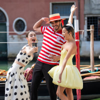 Emily in Paris. (L to R) Lily Collins as Emily, Ashley Park as Mindy in Emily in Paris. Cr. Giulia Parmigiani/Netflix © 2025