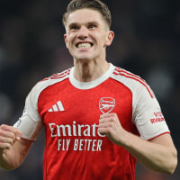 LONDON, ENGLAND - FEBRUARY 22: Viktor Gyokeres of Arsenal celebrates after scoring their side's fourth goal during the Premier League match between Tottenham Hotspur and Arsenal at Tottenham Hotspur Stadium on February 22, 2026 in London, England. (Photo by James Gill - Danehouse/Getty Images)