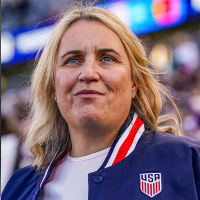 A split composite of Sarina Wiegman and Emma Hayes.