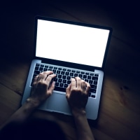 Professor shares how to help Boomer parents not be scammed by AI.