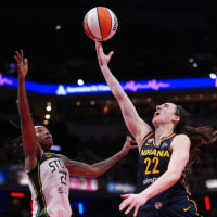 INDIANAPOLIS, IN - MAY 17: Caitlin Clark #22 of the Indiana Fever drives to the basket during the game against the Seattle Storm on May 17, 2026 at Gainbridge Fieldhouse in Indianapolis, Indiana. NOTE TO USER: User expressly acknowledges and agrees that, by downloading and or using this Photograph, user is consenting to the terms and conditions of the Getty Images License Agreement. Mandatory Copyright Notice: Copyright 2026 NBAE (Photo by A.J. Mast/NBAE via Getty Images)
