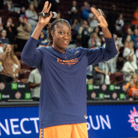 UNCASVILLE, CT - SEPTEMBER 10: Connecticut Sun center Tina Charles (31) acknowledges applause after thanking Connecticut Sun fans following a WNBA game between the Atlanta Dream and the Connecticut Sun on September 10, 2025, at Mohegan Sun Arena in Uncasville, CT. The Dream defeated the Sun 88-72. (Photo by Erica Denhoff/Icon Sportswire via Getty Images)