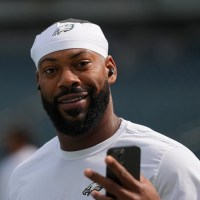 PHILADELPHIA, PENNSYLVANIA - SEPTEMBER 21: Za'Darius Smith #52 of the Philadelphia Eagles looks on prior to the game against the Los Angeles Rams at Lincoln Financial Field on September 21, 2025 in Philadelphia, United States. (Photo by Mitchell Leff/Getty Images)