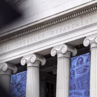 US public debt surpasses $40 trillion for first time