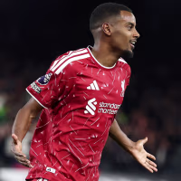 IPSWICH, ENGLAND - SEPTEMBER 04: Alexander Isak of Liverpool celebrates scoring his team’s second goal during the Premier League 2026/27 match between Ipswich Town and Liverpool FC at Portman Road on September 04, 2026 in Ipswich, England. (Photo by Justin Setterfield/Getty Images)