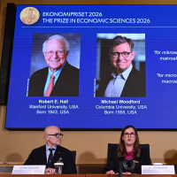 U.S. macroeconomists Robert E Hall and Michael Woodford win the 2026 Sveriges Riksbank Prize in Economic Sciences in Memory of Alfred Nobel in Stockholm on Oct. 12, 2026. 
