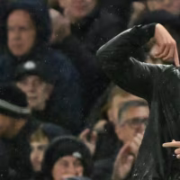 Chelsea's Spanish Manager Xabi Alonso gestures on the touchline during the English Premier League football match between Chelsea and Tottenham Hotspur at Stamford Bridge in London on October 24, 2026. (Photo by Glyn KIRK / AFP via Getty Images) / RESTRICTED TO EDITORIAL USE. No use with unauthorized audio, video, data, fixture lists, club/league logos or 'live' services. Online in-match use limited to 120 images. An additional 40 images may be used in extra time. No video emulation. Social media in-match use limited to 120 images. An additional 40 images may be used in extra time. No use in betting publications, games or single club/league/player publications. /