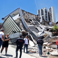 TOPSHOT-COLOMBIA-EARTHQUAKE