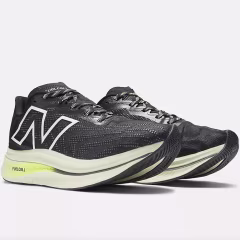 New Balance Women’s FuelCell SuperComp Trainer v2